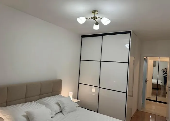 Janickiego 159 Parking Free Poznan